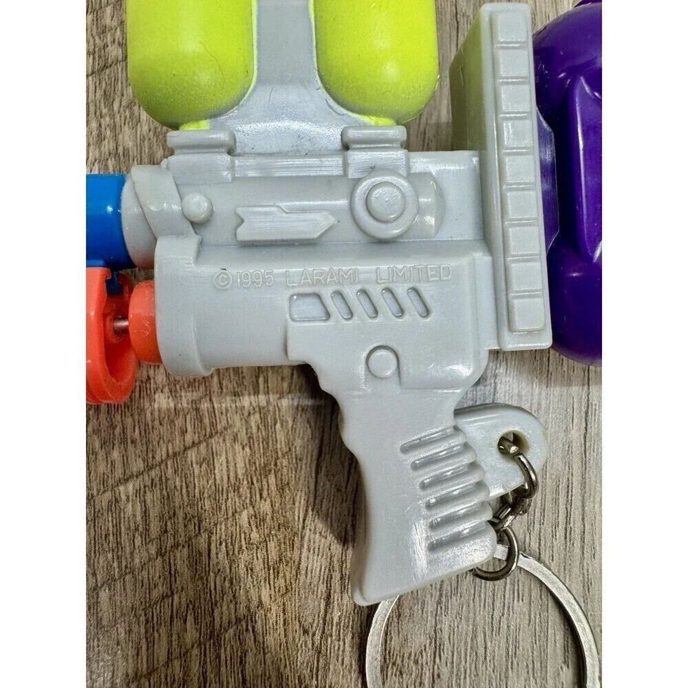 Vtg Super Soaker Pump Action Water Gun Pistol Keychain Keyring Larami 1995 90s - Picture 4 of 6